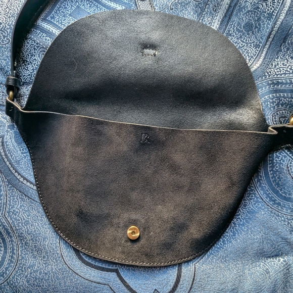 Banana Republic Factory Black Leather Crossbody Bag - Picture 4 of 8